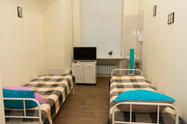 Палата в клинике для двоих пациентов